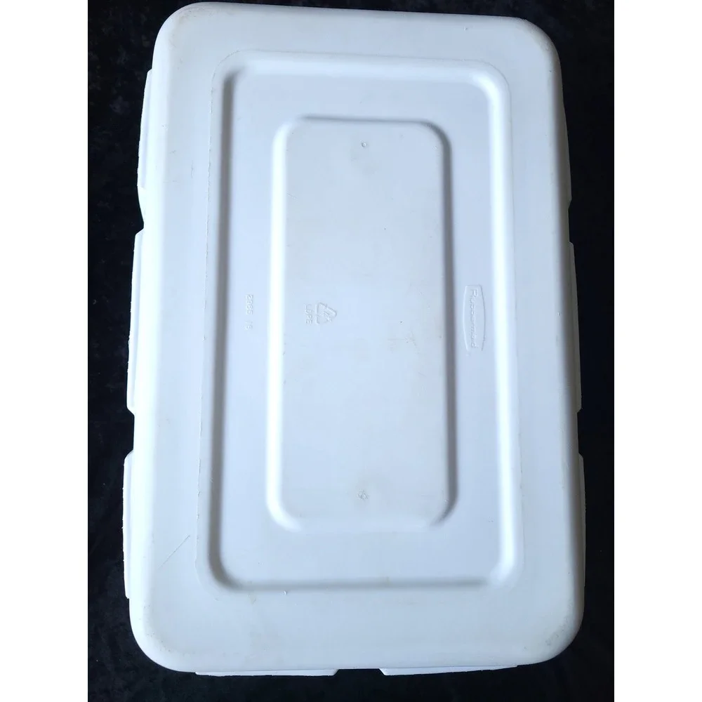 Vintage Rubbermaid White Plastic Laundry Basket Rectangular Ventilated‎ 2965